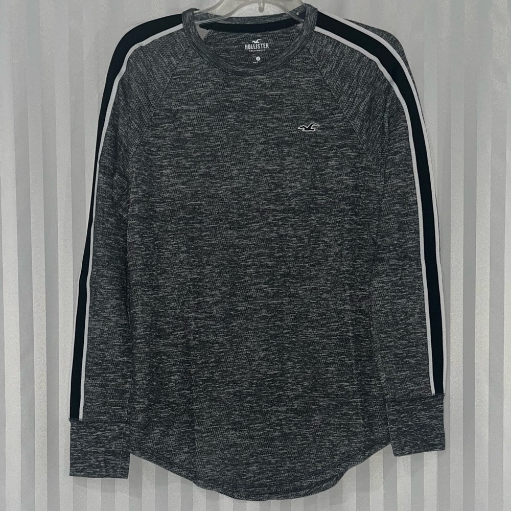 Hollister Men's Charcoal Long Sleeve Tee with Stripe Detail